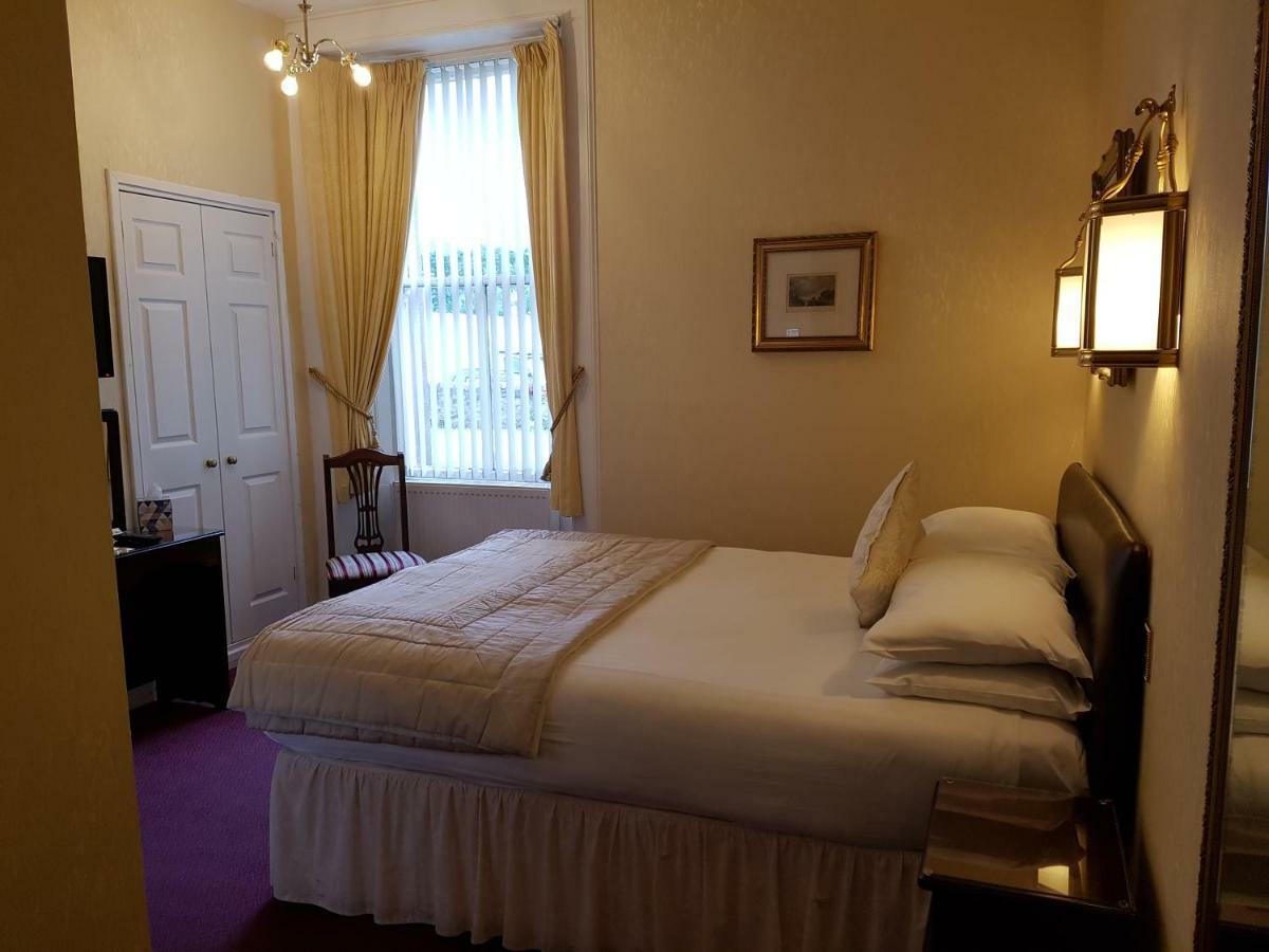Atholl Villa Guest House 피틀로크리 외부 사진